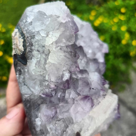 Amethyst free standing with apocalyte & Dendrite inclusions from Brizil Raw - Picture 5 of 10